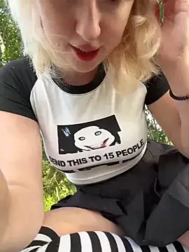 RonnieKiss webcam