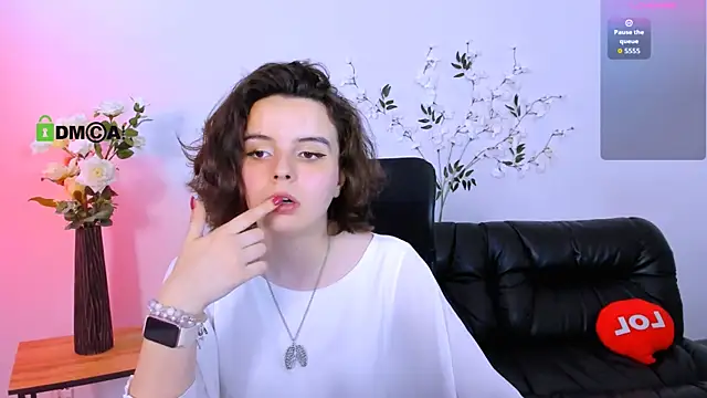 adult chat now Mia Mooon 