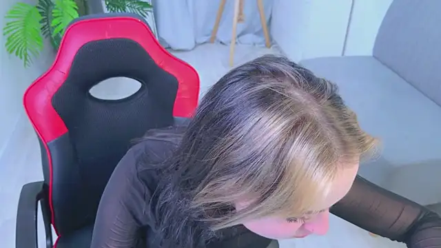 Oksi_Koxy webcam