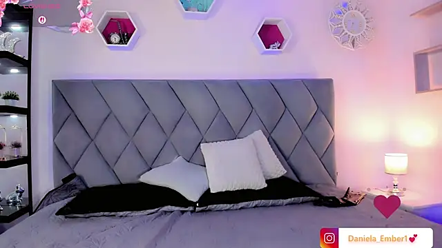 Amira_Ember webcam