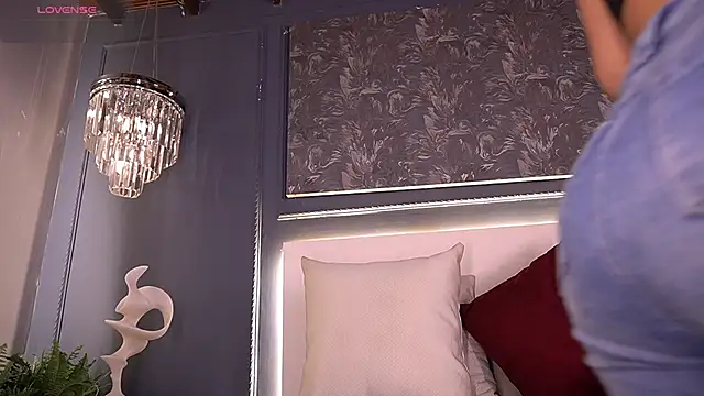 MiaKay1 webcam