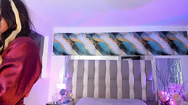 Watch IsaDiiaz live on EroticFlix - High definition streams