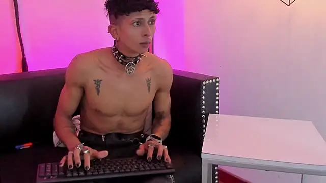 Maximoking26 webcam