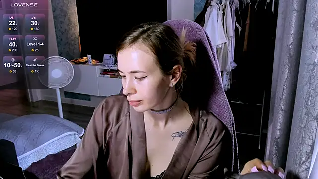 Watch ZoyaMill live on EroticFlix - High definition streams