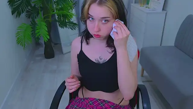 Watch Oksi_Koxy live on EroticFlix - High definition streams