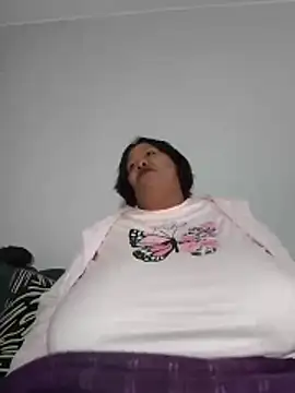 nancy111 (F milf) - Make me squit and cum on my toy