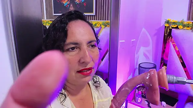 luna_naughty1 (F mature) - blowjob with a lot of saliva