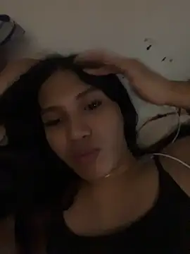 slutty_aki (T teen) - CUM IN PUBLIC