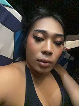 hugecock_tamira webcam