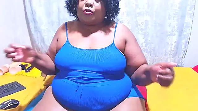 MatureBootyBabe4Uxx webcam