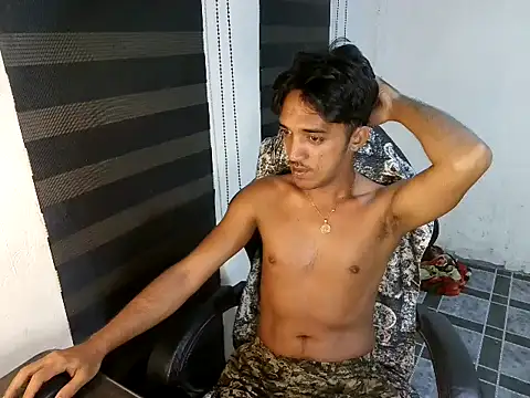spicy_rowycam (M young) - Removed Underwear