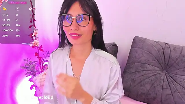Watch NayeCloud live on EroticFlix - High definition streams