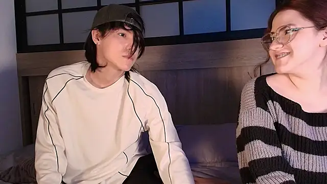 Daphne_and_Roger_ live cam