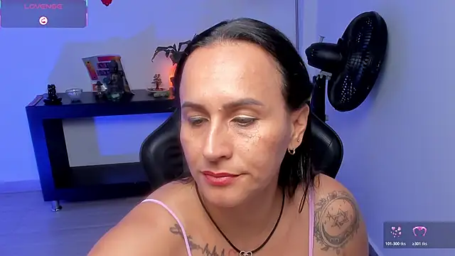 Sara_Charmy webcam
