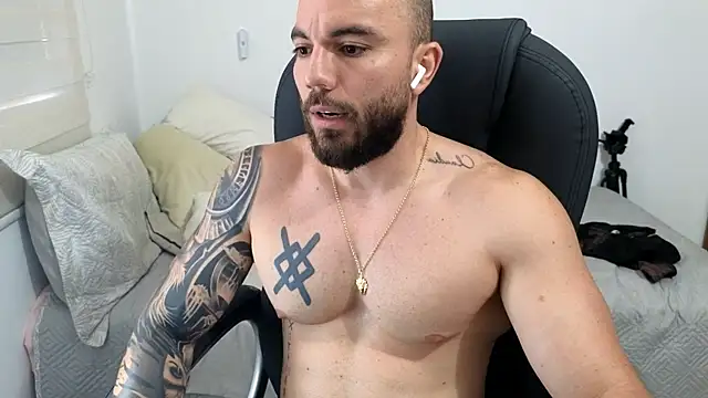 Isaac_Carter webcam