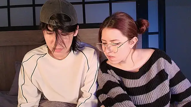 Daphne_and_Roger_ webcam