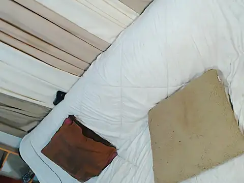 Savanna_White webcam