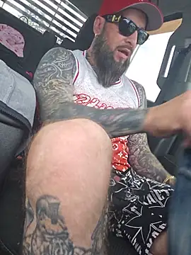 Beardedtattood live cam on StripChat