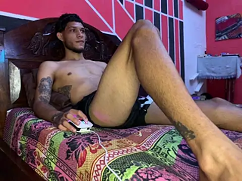 tanned_boy webcam