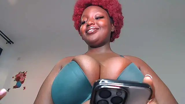 chococreamie - Chococreamie's free webcam - UK Sex Cams