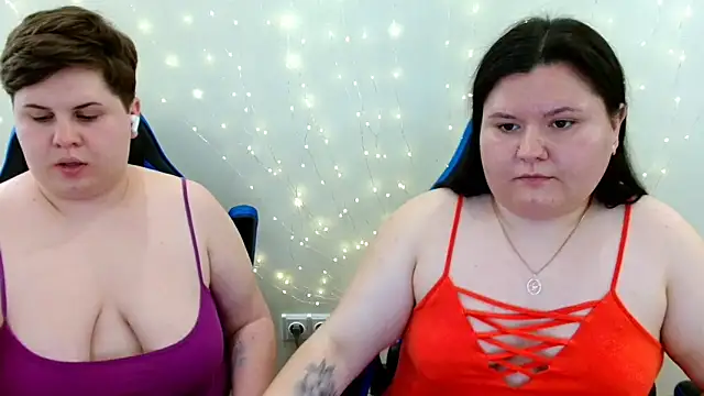 BeckyAndHellen webcam