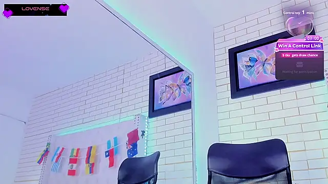 Coco_Balenciaga_ webcam