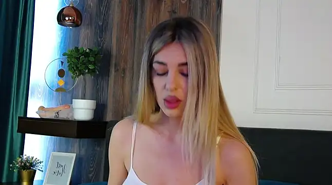 Watch IvyLustt live on EroticFlix - High definition streams