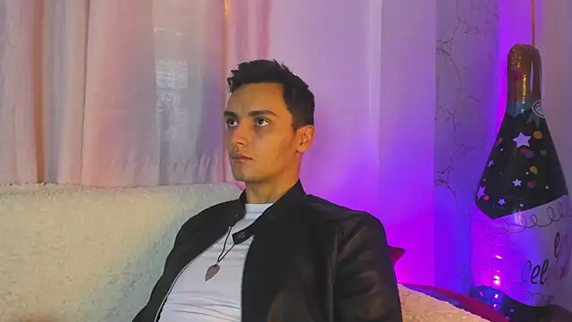 andrewevans46 live cam on StripChat