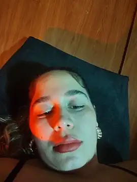 LaurenWelly_ webcam