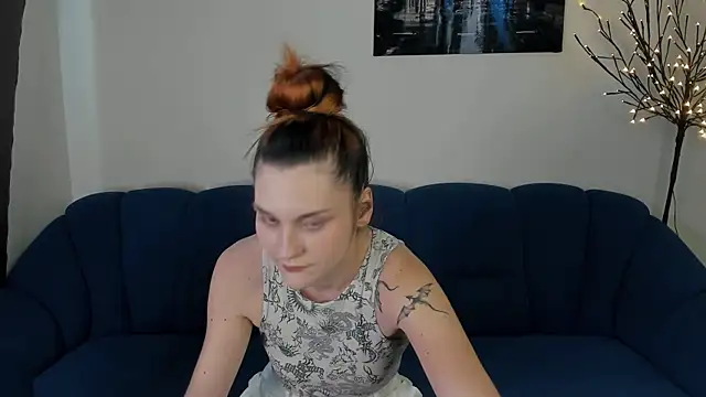 elani_lune webcam