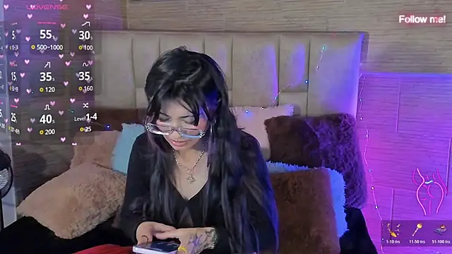 mia_devine_ webcam