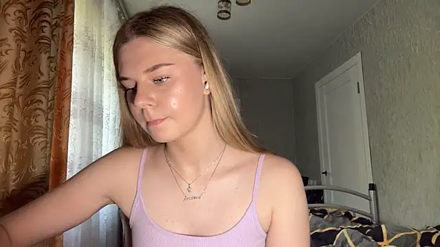 HoneysPiee webcam