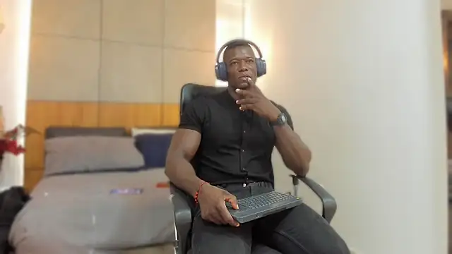 MarcusBlack_ webcam