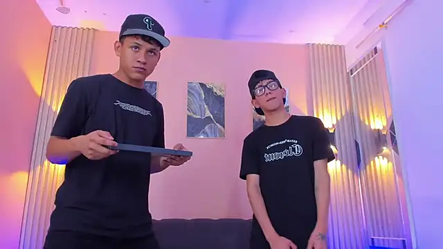 Marcus_and_Tony webcam