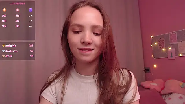 Adria_Arjona webcam