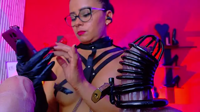 Watch MistressSlut1 live on EroticFlix - High definition streams