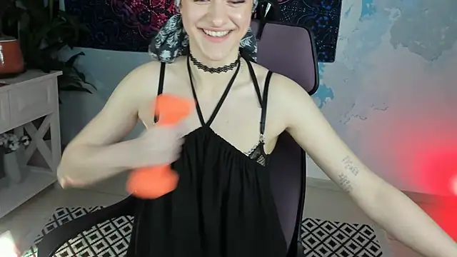Watch LidaDarknet live on EroticFlix - High definition streams