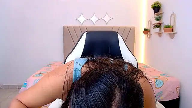 zara_cute webcam