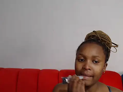 YummyMilkylanexxx live sex cam