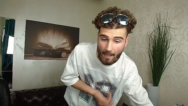 KyloEast live cam on StripChat
