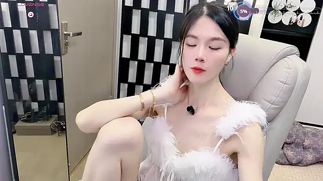 yueyue-mm (F milf) - 电击乳夹3分钟