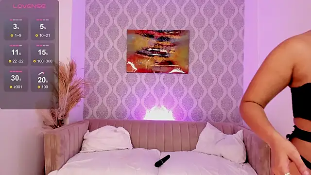 Nikki_Rousmel webcam