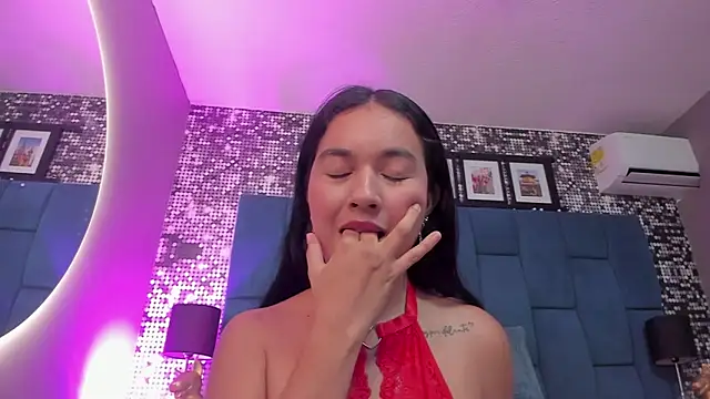 ivy_glow webcam