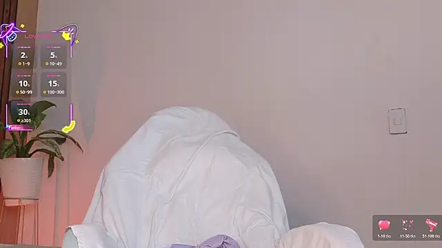 ahvi_ebony webcam