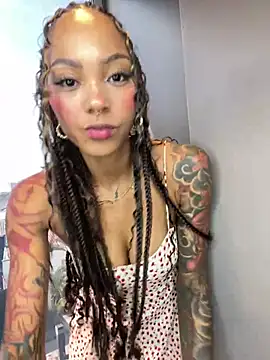 LizStorm_ webcam