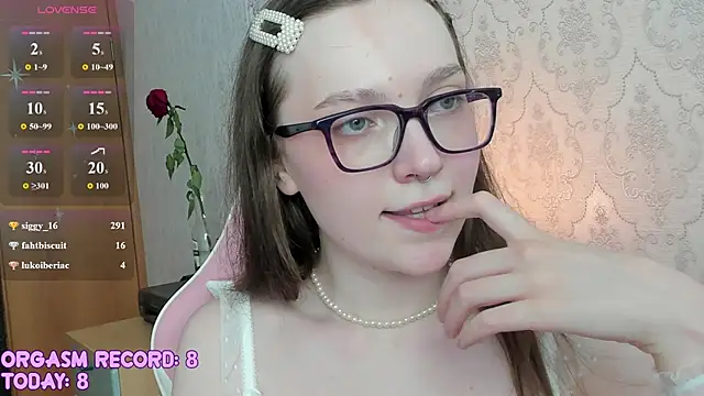 RileyNymph webcam