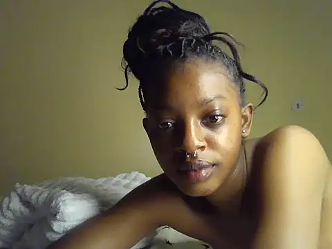 NylaMoon webcam