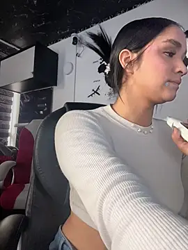 Isabella-Teen webcam