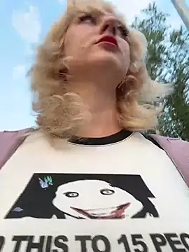 RonnieKiss webcam