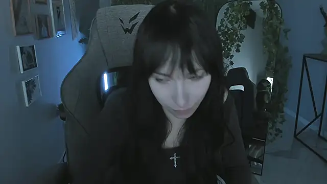 SeraphineSparda webcam
